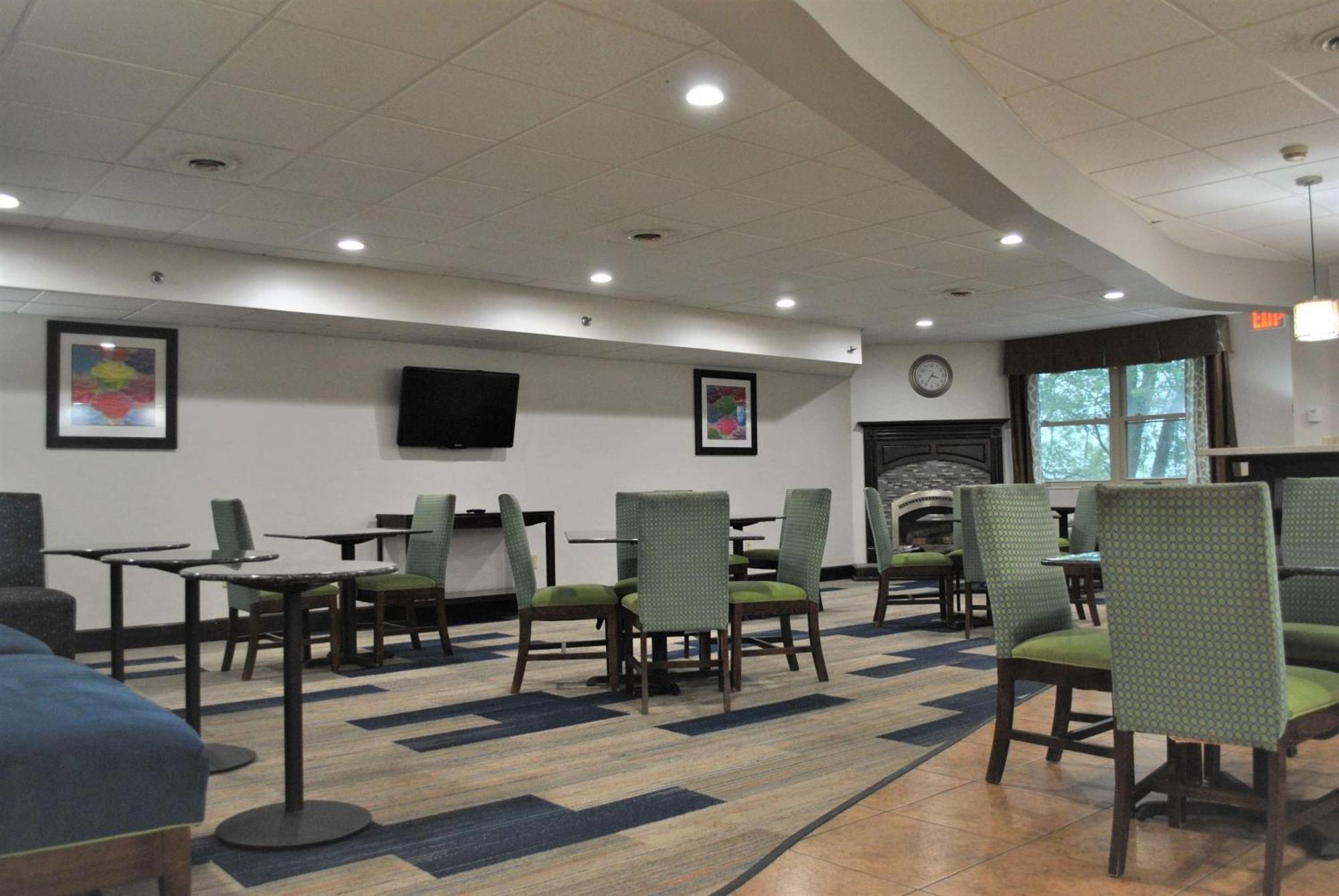 Best Western Owego Inn Exterior photo